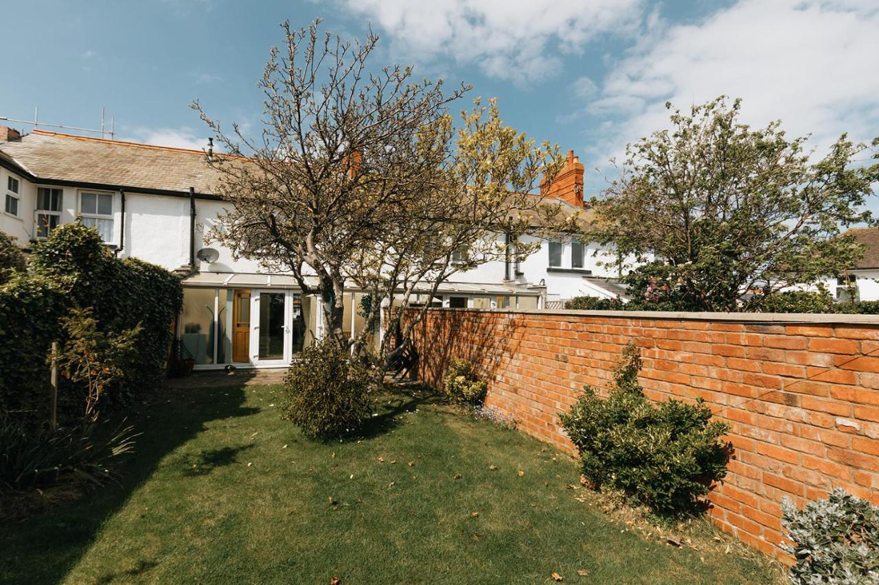 Willow Cottage - Cost 3 Bed Cottage In Penrhyn Bay With Sea Views With Access To Snowdonia Rhos-on-Sea Ngoại thất bức ảnh