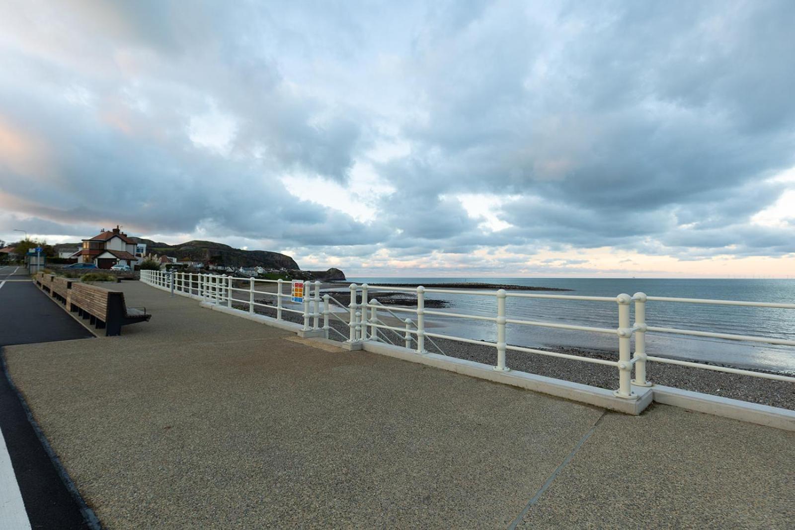 Willow Cottage - Cost 3 Bed Cottage In Penrhyn Bay With Sea Views With Access To Snowdonia Rhos-on-Sea Ngoại thất bức ảnh